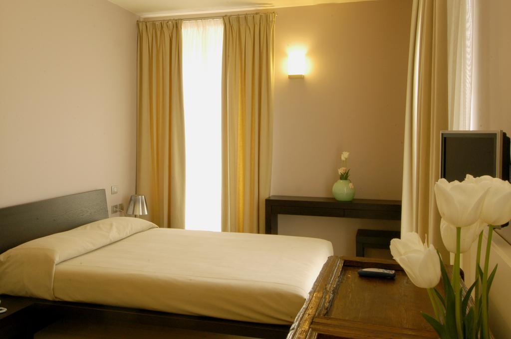 Albergo Grand Italia Quarona Szoba fotó